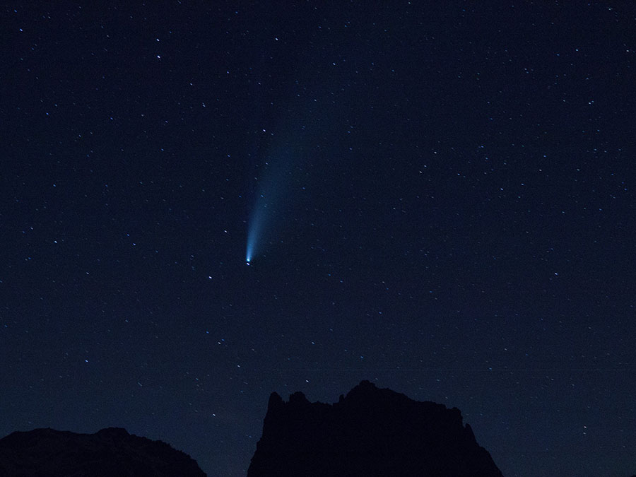 La cometa Neowise con i Serù... (Matteo Cicchelli)